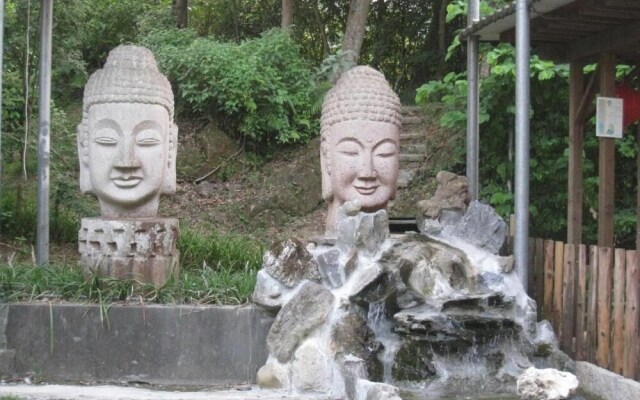 Lohas Gallery Long Stay Hostel