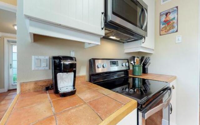 Palm Isle 3204 by RedAwning