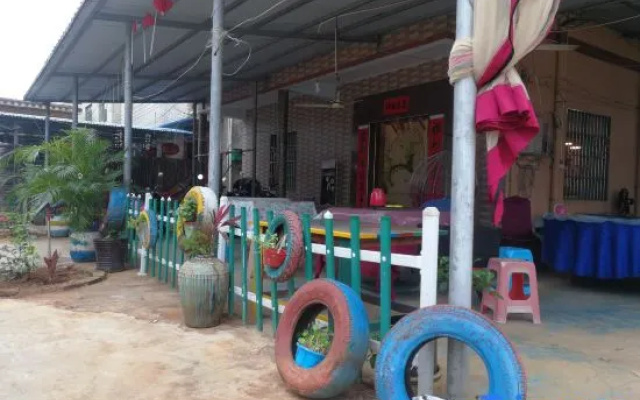 Xiyangyang Yunnan Renjia Homestay (Weizhou Island Landmark Plaza)
