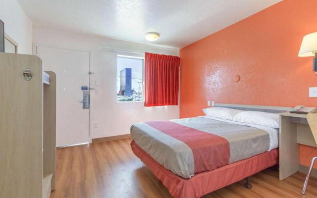 Motel 6 Phoenix North - Bell Road