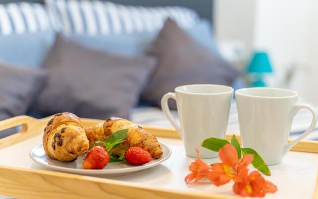 Fran Center Apartments (Square)