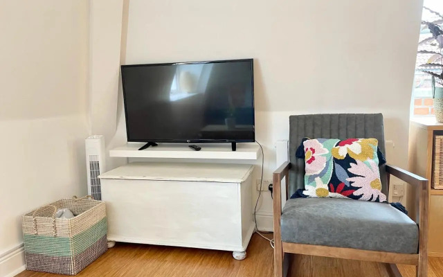 Bright 1 bed flat near Cabot Circus