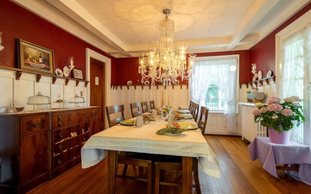 Chestnut Inn Bed and Breakfast