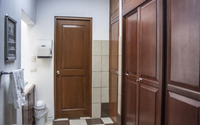 La Esmeralda en el Encanto Hotel Petit