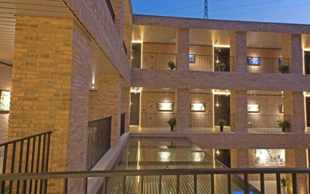 Yinju Jingde Art Hotel