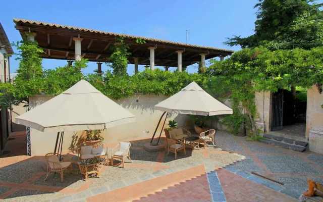 Spacious Mansion in Parghelia near Sea