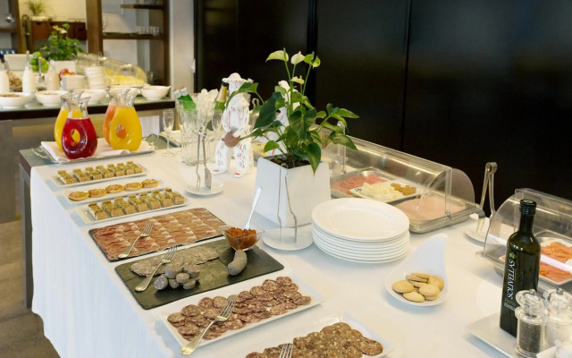 Hospes Palacio de los Patos, a Member of Design Hotels