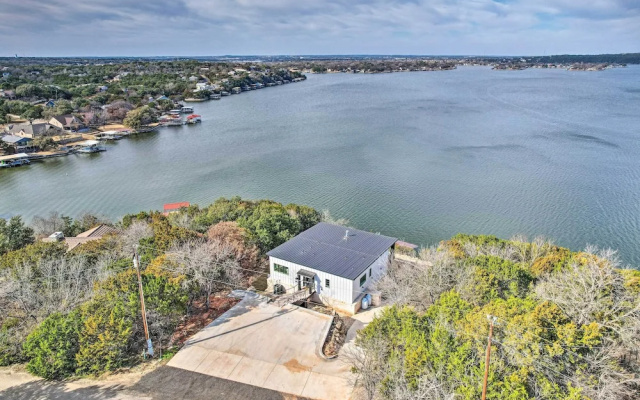 Luxury Lake Granbury Cliffside Home w/ Deck!