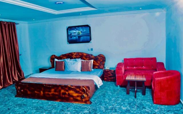 E-Gold Luxury Hotel