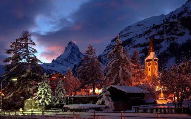 Swiss Alpine Hotel Allalin