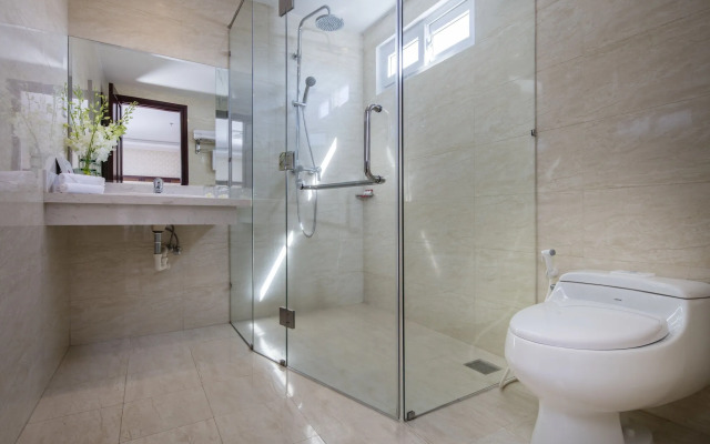 Galliot Hotel Nha Trang