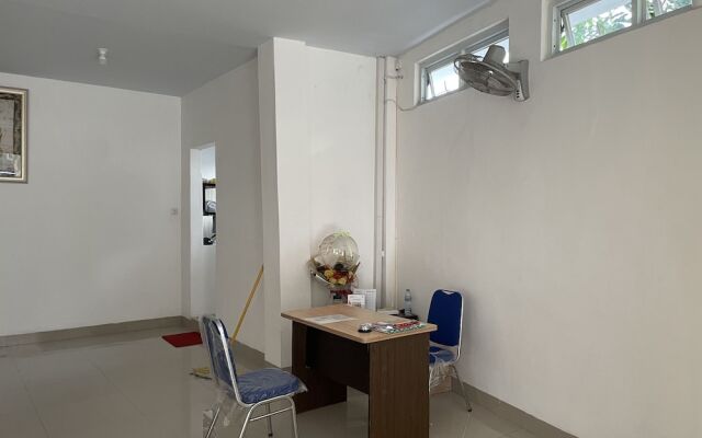 Hotel O Penginapan Musafir Syariah Near Paramount Woman & Childern's Hospital