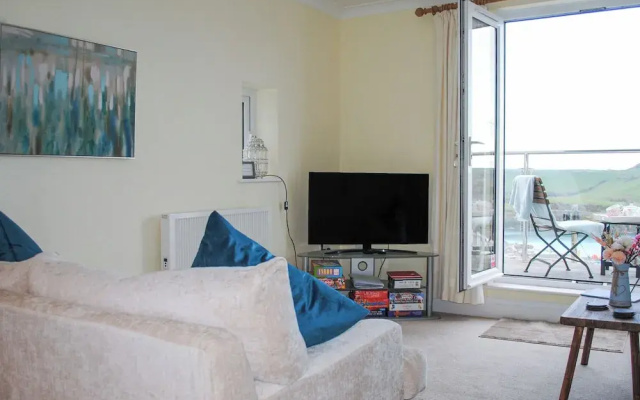 4 Lyndhurst