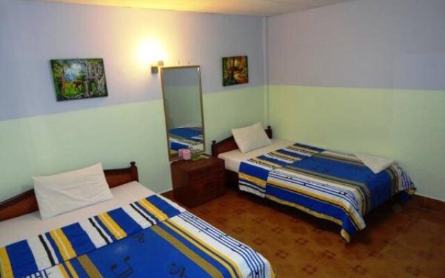 Lucky Ro Hotel & Restaurant