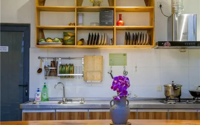 YiHai ZhuYuan Boutique Inn