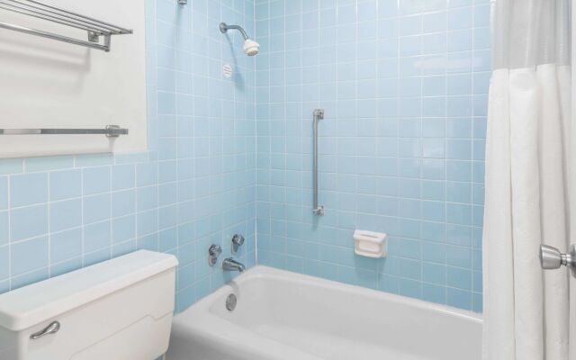 Studio 6 Lake Jackson, TX