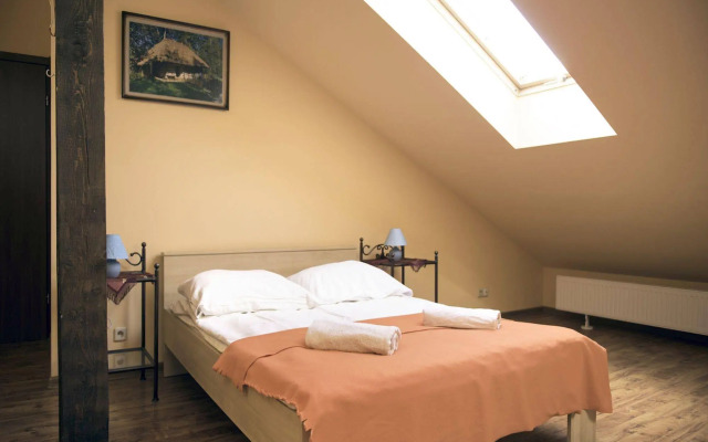 Flower Rooms & Apartments