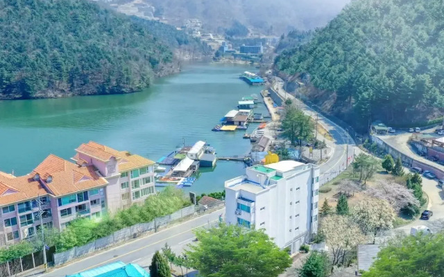 Gapyeong Applerotgi Pension
