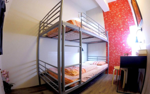 JV's Hostel