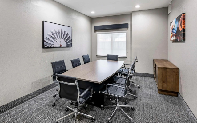 Best Western Lubbock West Inn & Suites