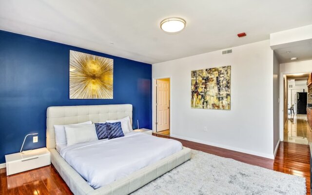 Get Into Travel in Style in This 2BD Apartment