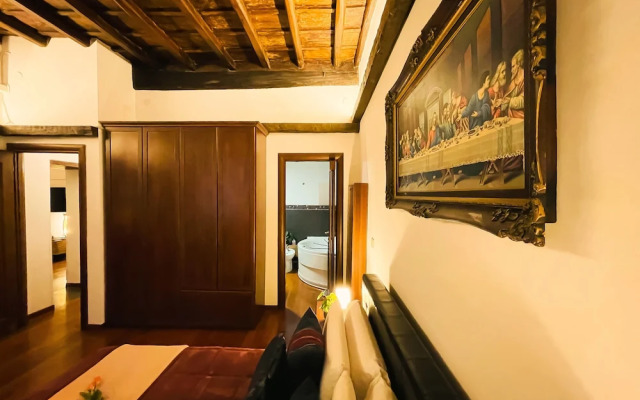 Trevi Fountain Luxury Guesthouse