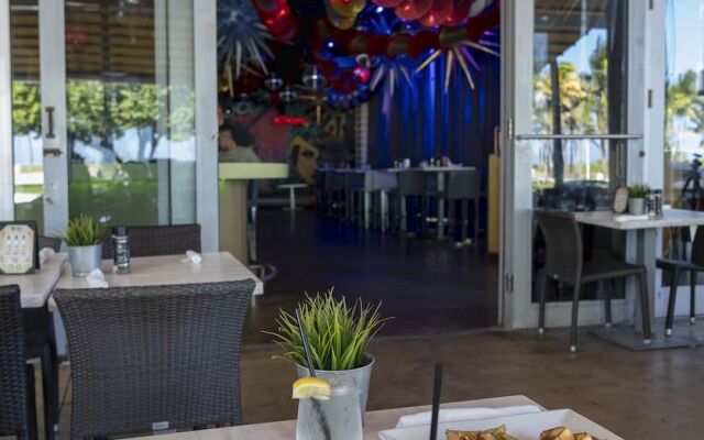 Strand on Ocean by Sunnyside Hotels