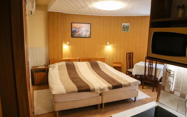 Molnr Apartman