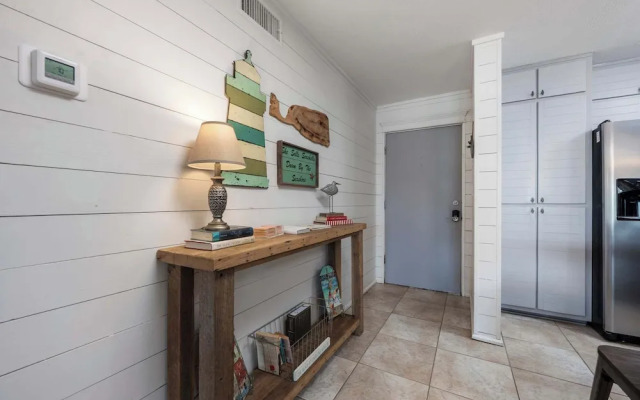 The Condor - Stay for 6