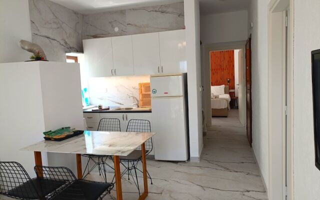 Salonikiou Beach Deluxe Apartments