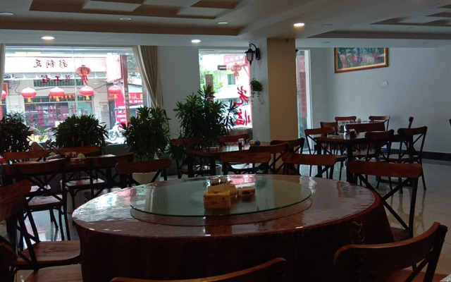 Lucky 8 Hotel