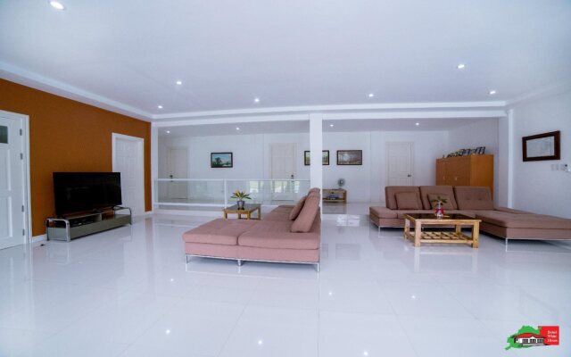 Bohol White House Bed & Breakfast