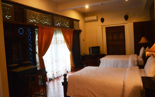 Joglo Plawang Villa & Resort – Guest Rooms – Sleman