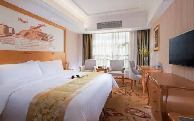 Vienna Hotel Huizhou Danshui Baiyun Road