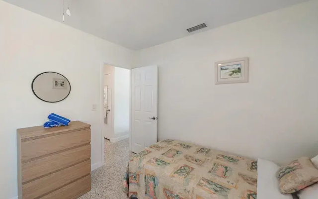 Siesta Treasure #3 2 Bedroom Condo