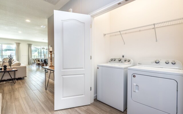 Solterra - 5212 Oakbourne Avenue