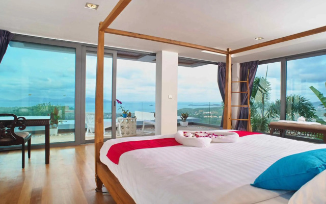 Luxury Villa Crystal Blue