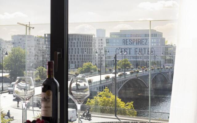 Howard Sur Seine