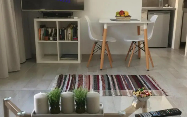 villalithos studio 2