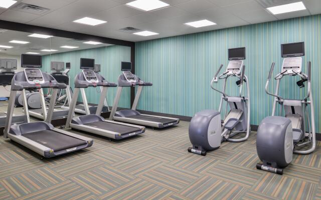 Holiday Inn Express & Suites Kansas City - Lee's Summit by IHG