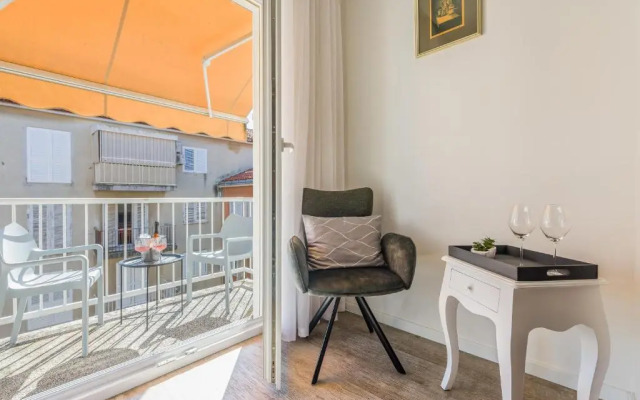 Agora Central Rooms
