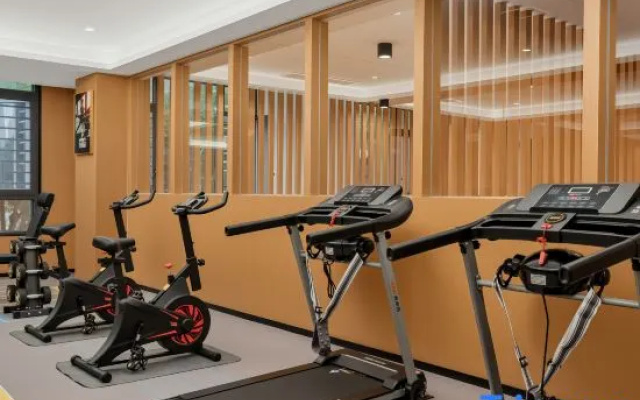 Hechi Rezen Trend Hotel (Jinchengjiang Station Baima Pedestrian Street Branch) – Sports – Hechi