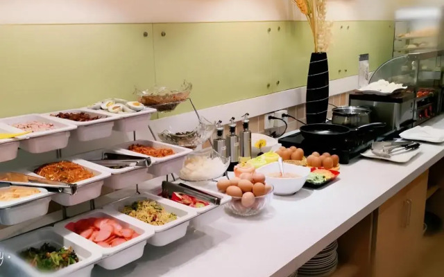 Home Inn Shenyang Zhangshi Development Zone Metro Station