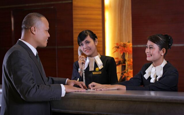 Grand Elite Hotel
