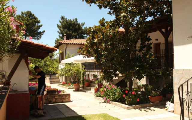 Elenas Studios