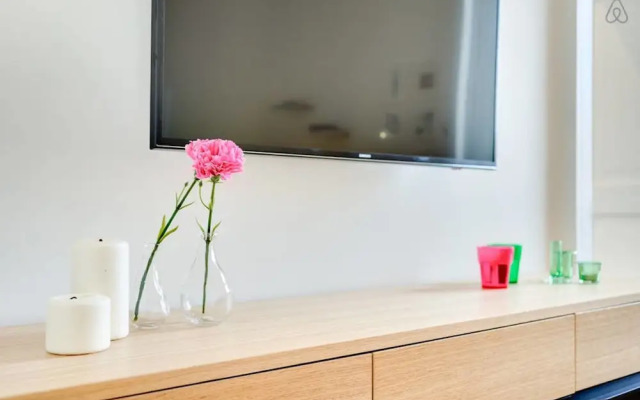 Beautiful Designer Flat Close to Pantheon, Serviced by Hostmaker