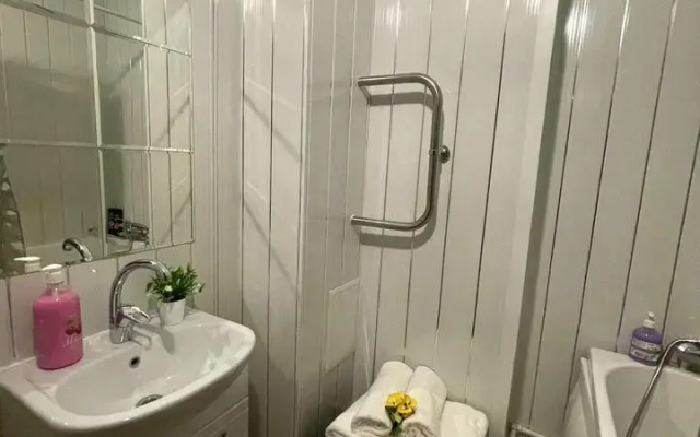 Gold Apart on 54A Beivel Street