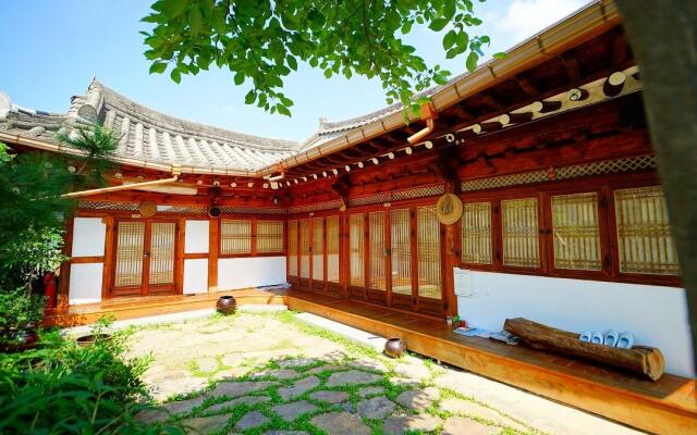 Jeonju Dalbithyang Pension