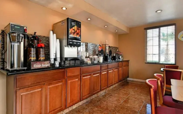 Knights Inn Buttonwillow