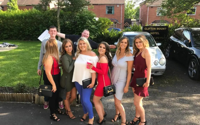 Clifton House Hotel - B  B